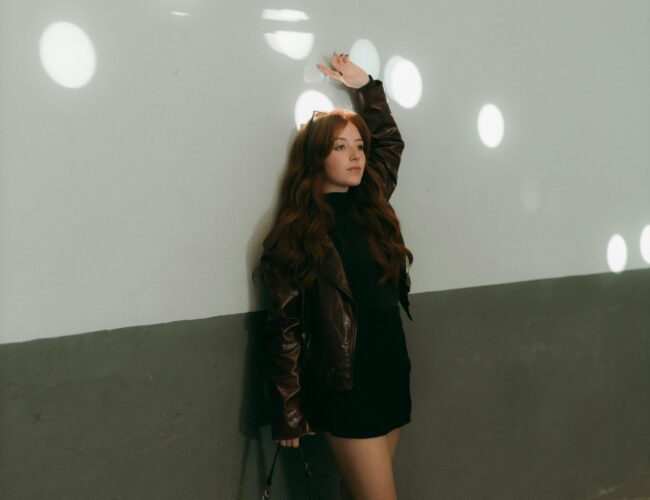 Tajemství krásy a nadčasového stylu: Proč to francouzským ženám tak sluší?