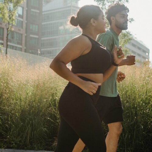 Chůze nebo běh: co je lepší pro hubnutí?