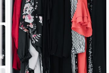 6 jednoduchých způsobů, jak vylepšit svůj osobní styl – od „testu na ramínku“ až po chytré nakupování v second handech